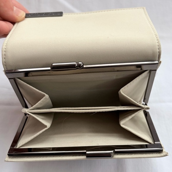 Kenneth Cole Reaction Beige Wallet - Picture 5 of 5